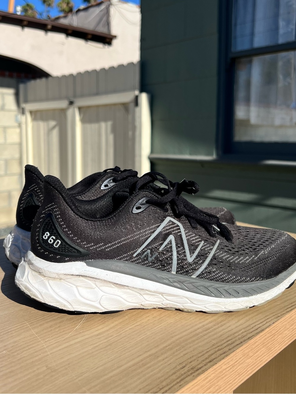 New Balance Women's 860 Fresh Foam Running Shoes Size 9 - Picture 4 of 7
